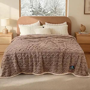 Luciphia Waterproof Pet Blanket, Liquid Pee Proof Dog Blanket for Sofa Bed Couch, Reversible Sherpa Fleece Furniture Protector Cover for Small Medium Large Dogs Cats, Khaki Queen Sizeï¼ˆ90" x 82"ï¼‰