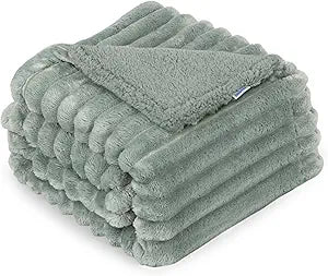 Waterproof Dog Blanket, Soft Fleece Blanket for Couch Protector, Reversible Pet Blankets Furniture Protector Cover for Small Medium Large Dogs Cats (Green, 60"x80")